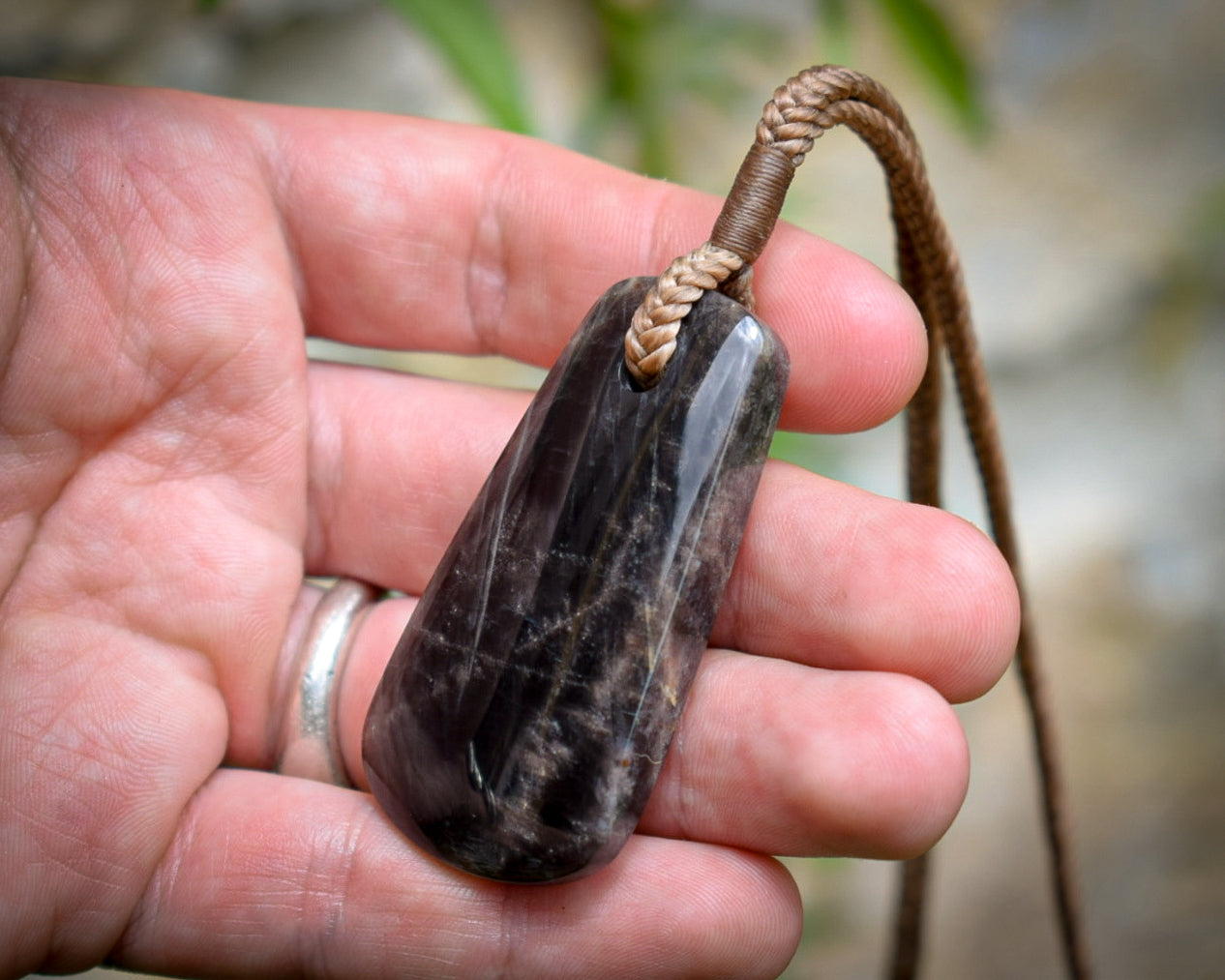 Pendentif Pierre de Lune Noire - Madagascar