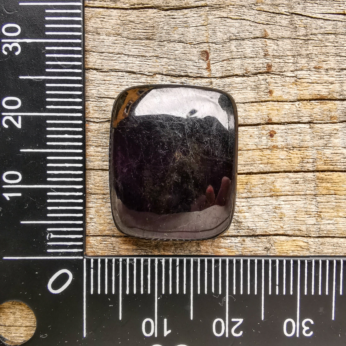 Cabochon Purpurite