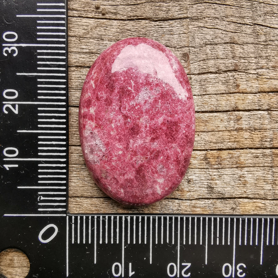 Cabochon Thulite