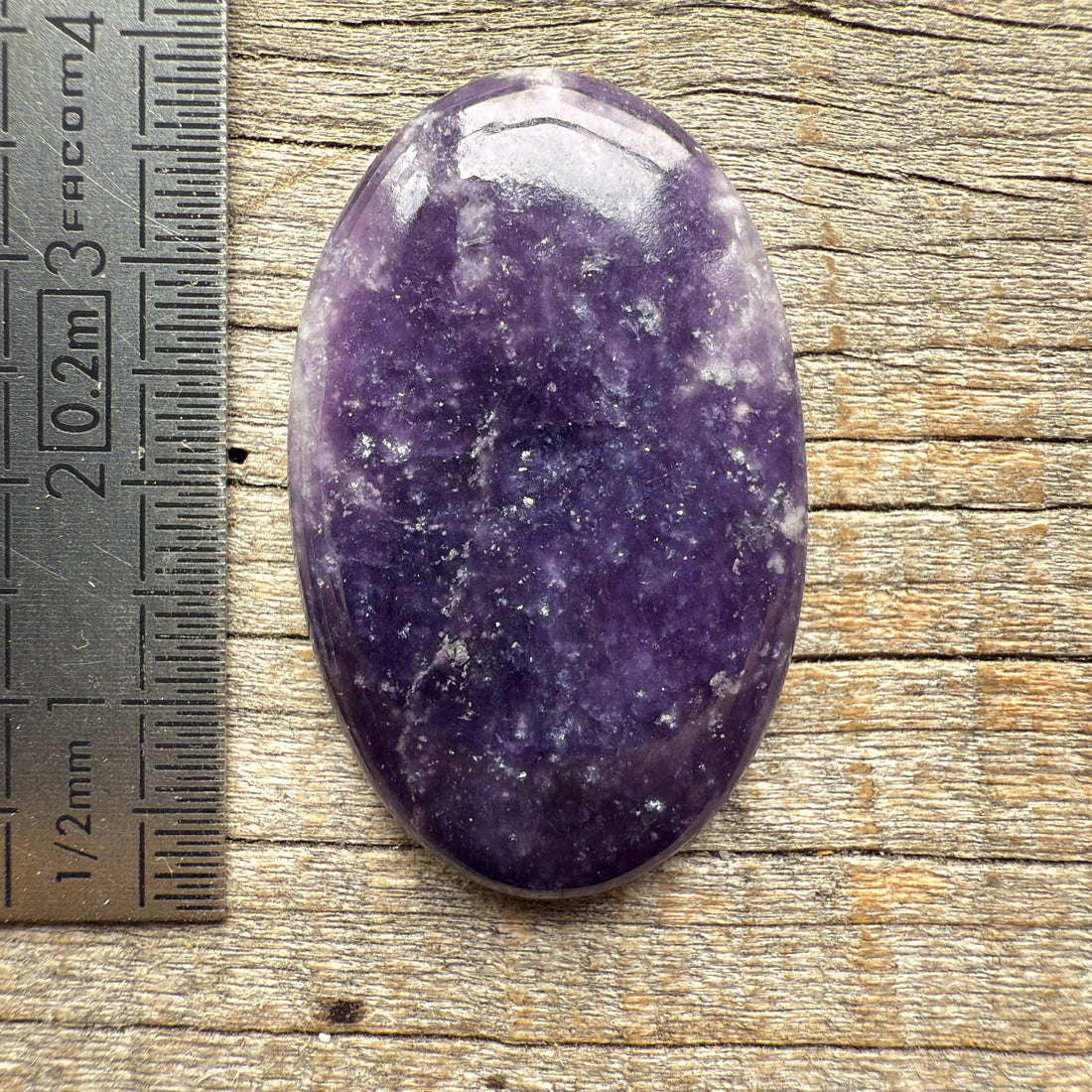 Cabochon Lepidolite