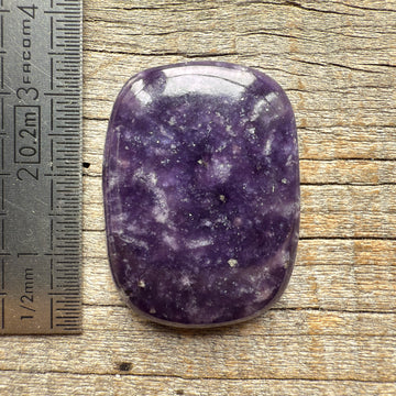 Cabochon Lepidolite