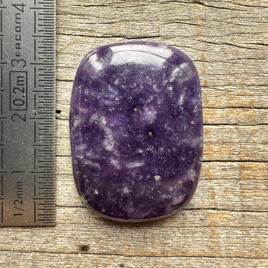 Cabochon Lepidolite