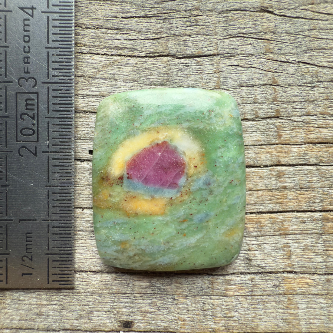 Cabochon Rubis Fuschite