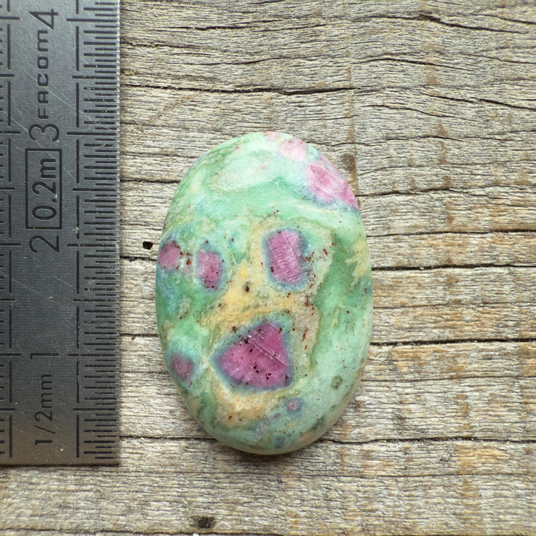 Cabochon Rubis Fuschite