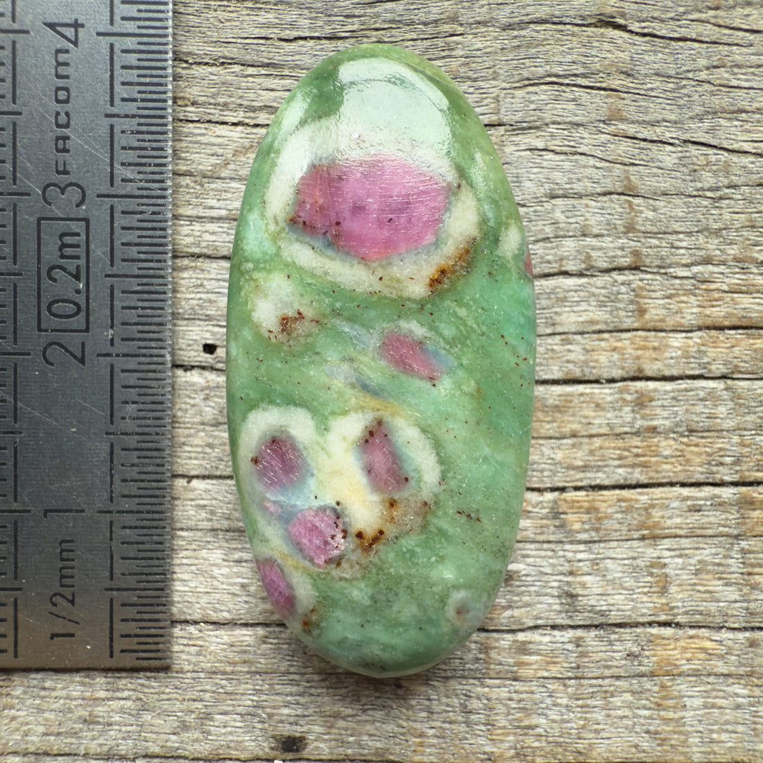 Cabochon Rubis Fuschite