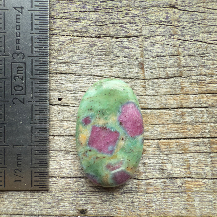 Cabochon Rubis Fuschite