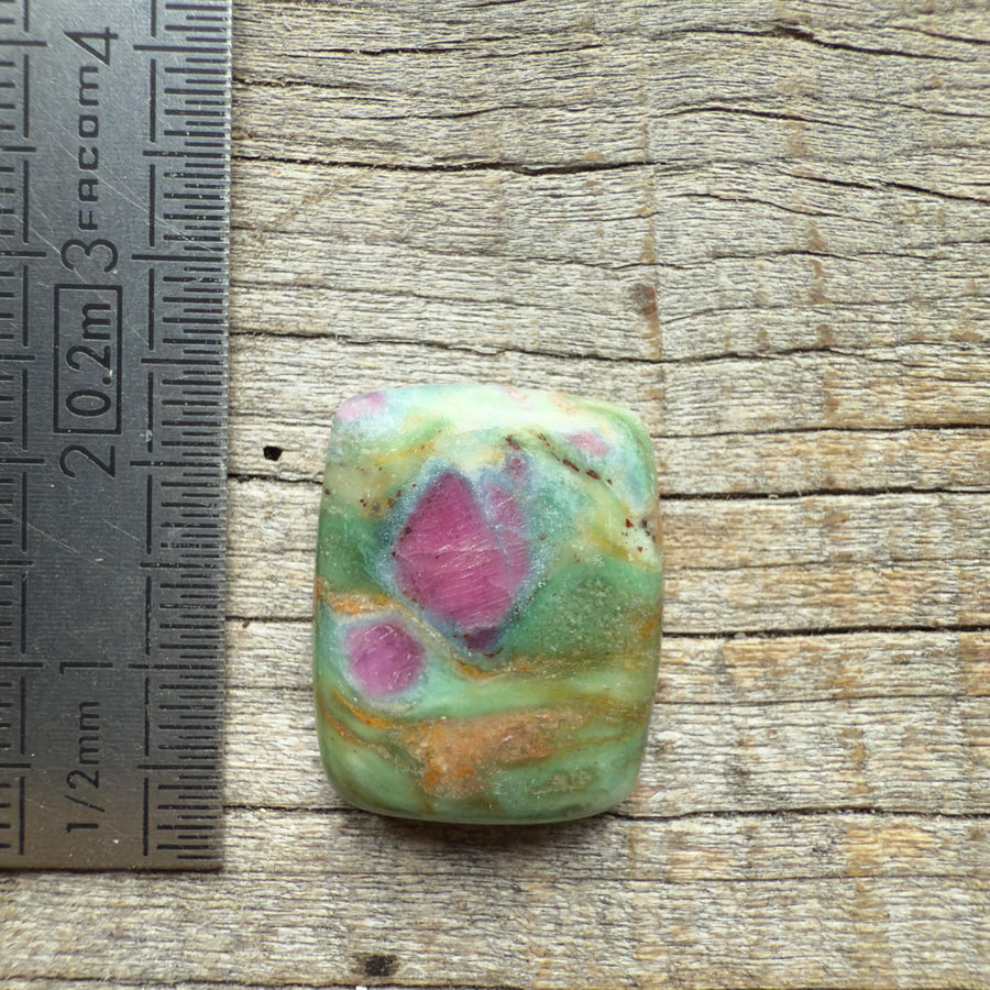 Cabochon Rubis Fuschite