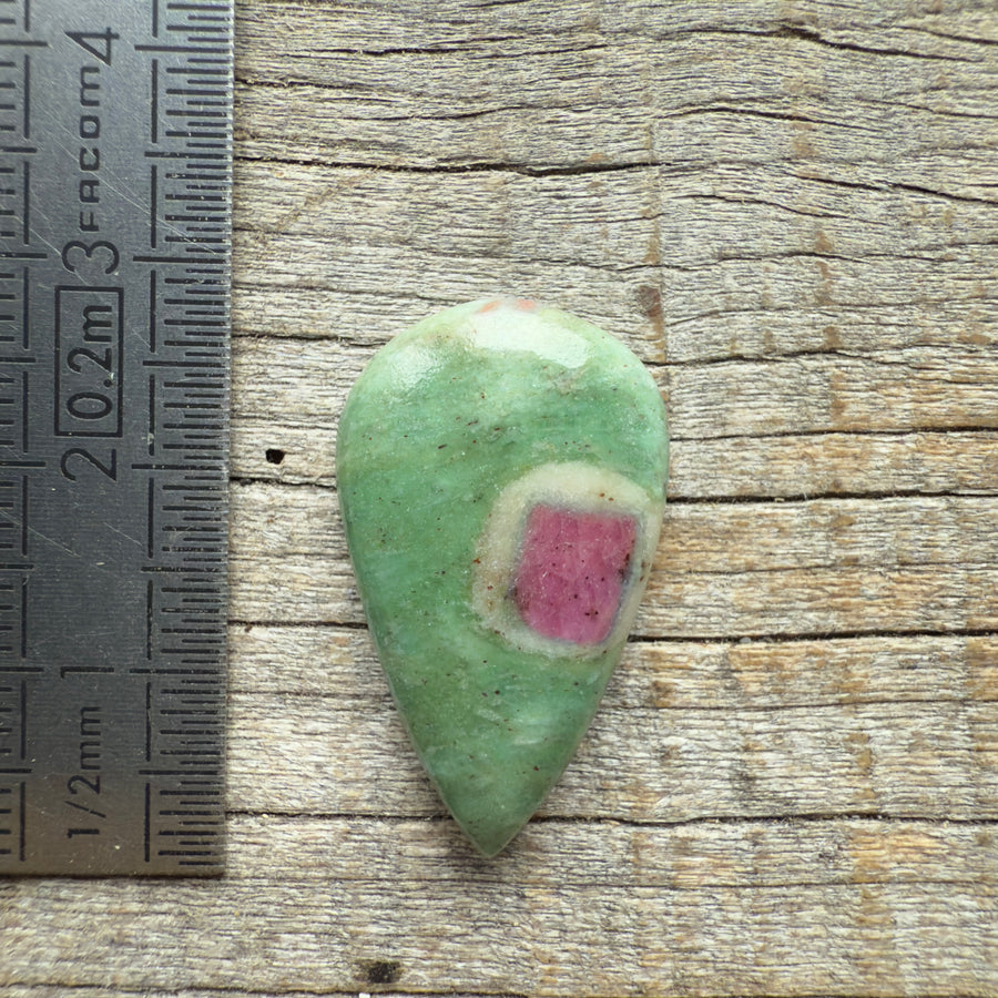 Cabochon Rubis Fuschite