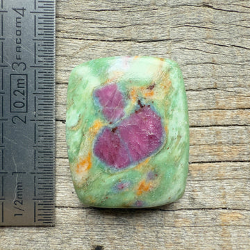 Cabochon Rubis Fuschite