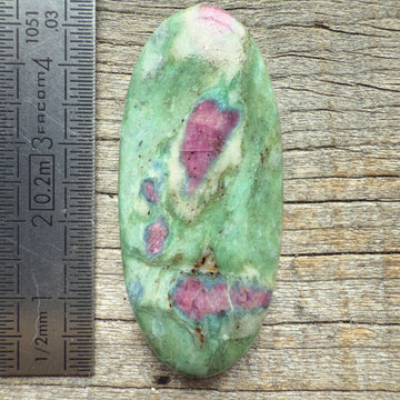 Cabochon Rubis Fuschite