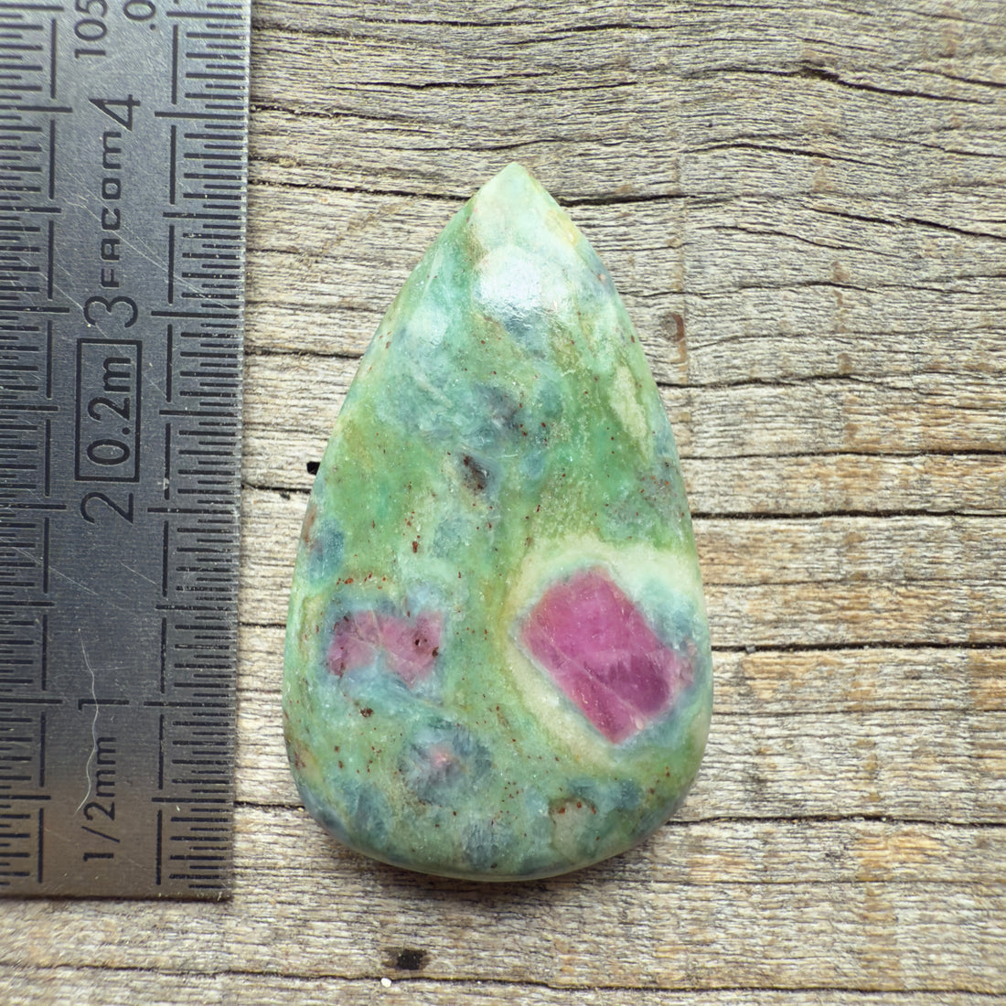 Cabochon Rubis Fuschite