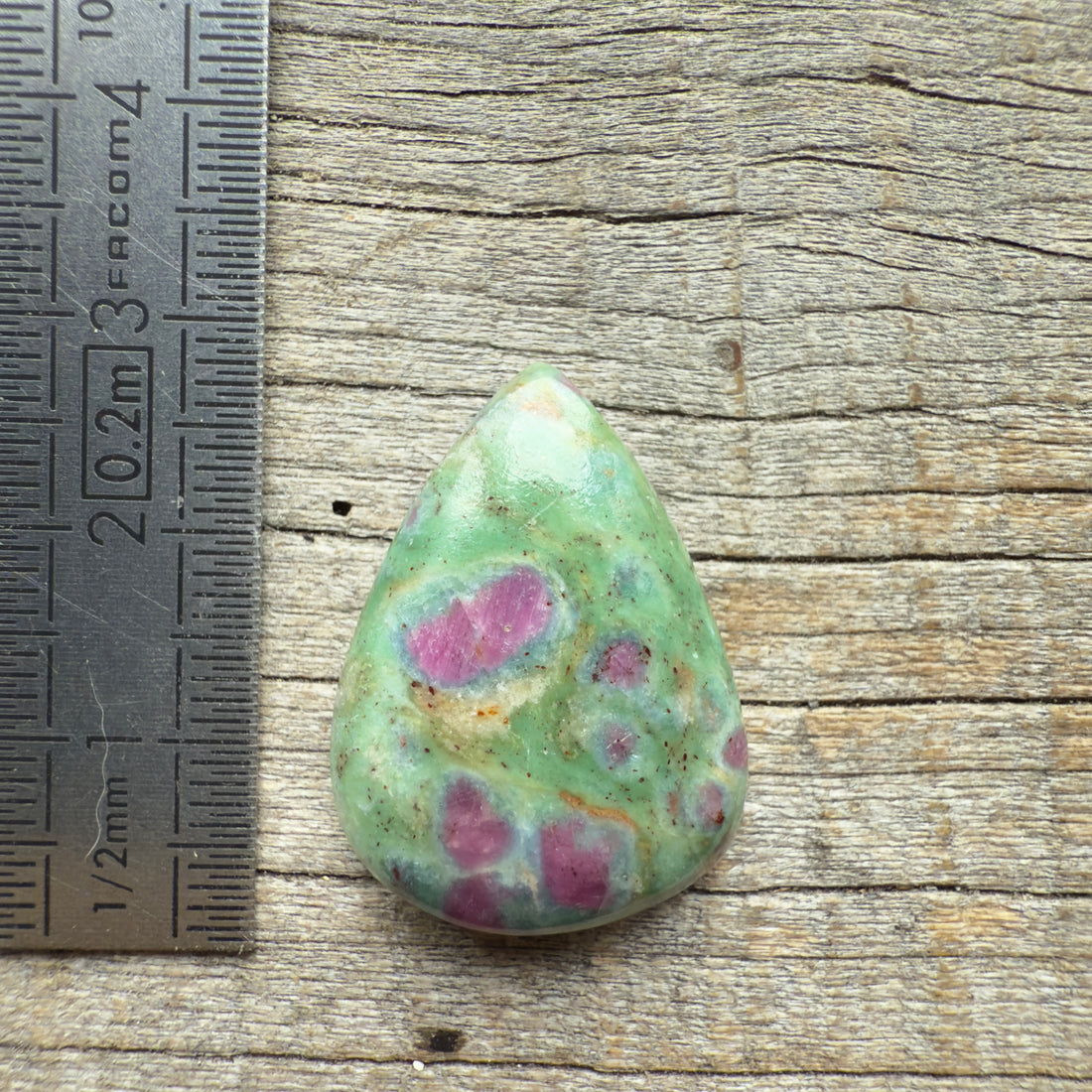 Cabochon Rubis Fuschite