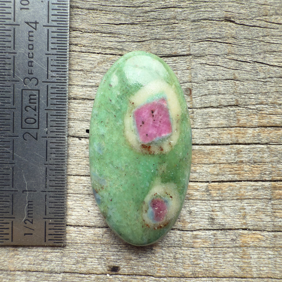 Cabochon Rubis Fuschite