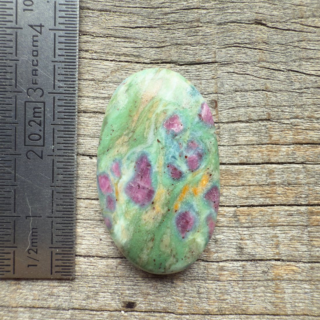 Cabochon Rubis Fuschite