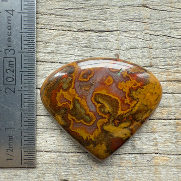 Cabochon Agate Seam