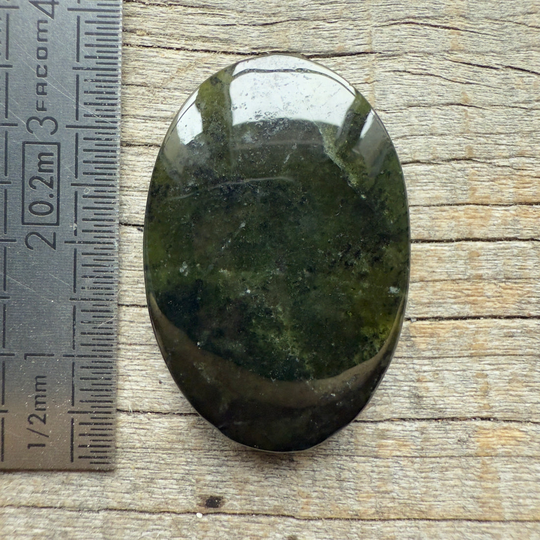 Cabochon Jade Nephrite