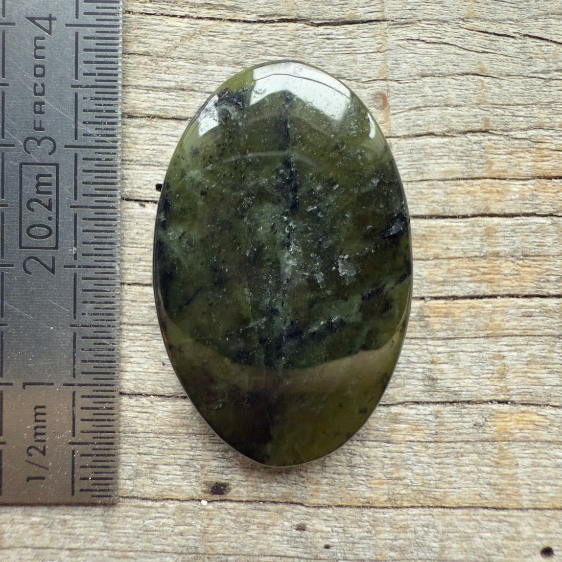 Cabochon Jade Nephrite