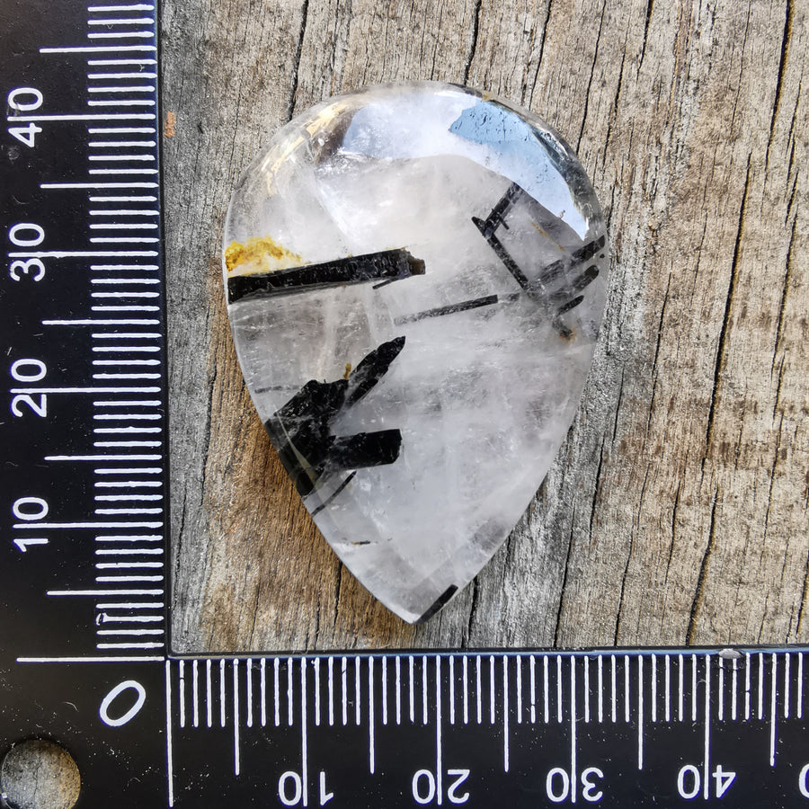 Cabochon Quartz Tourmaline Noire (cassure côté face avant, ancienne inclusion)