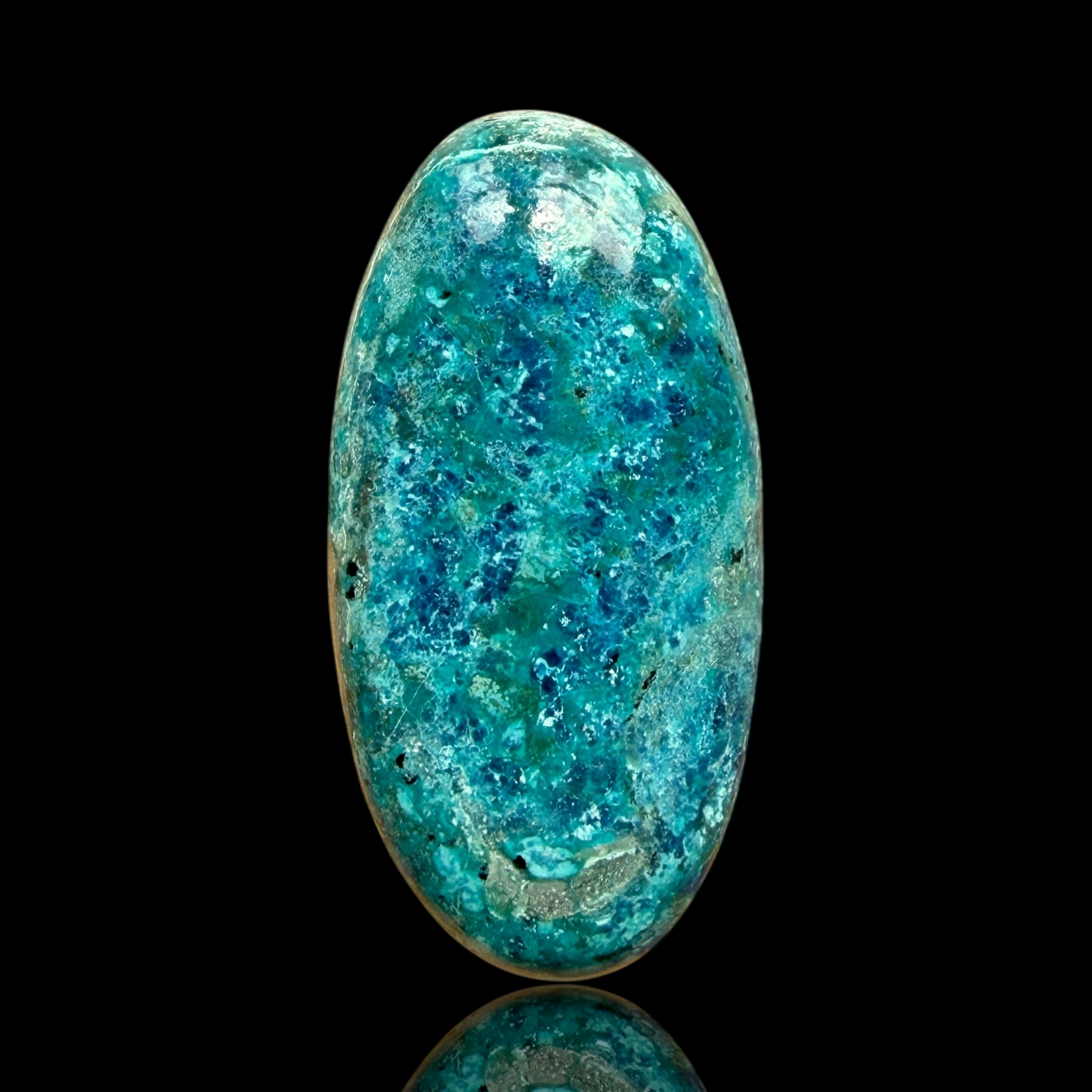 Cabochon Shattuckite