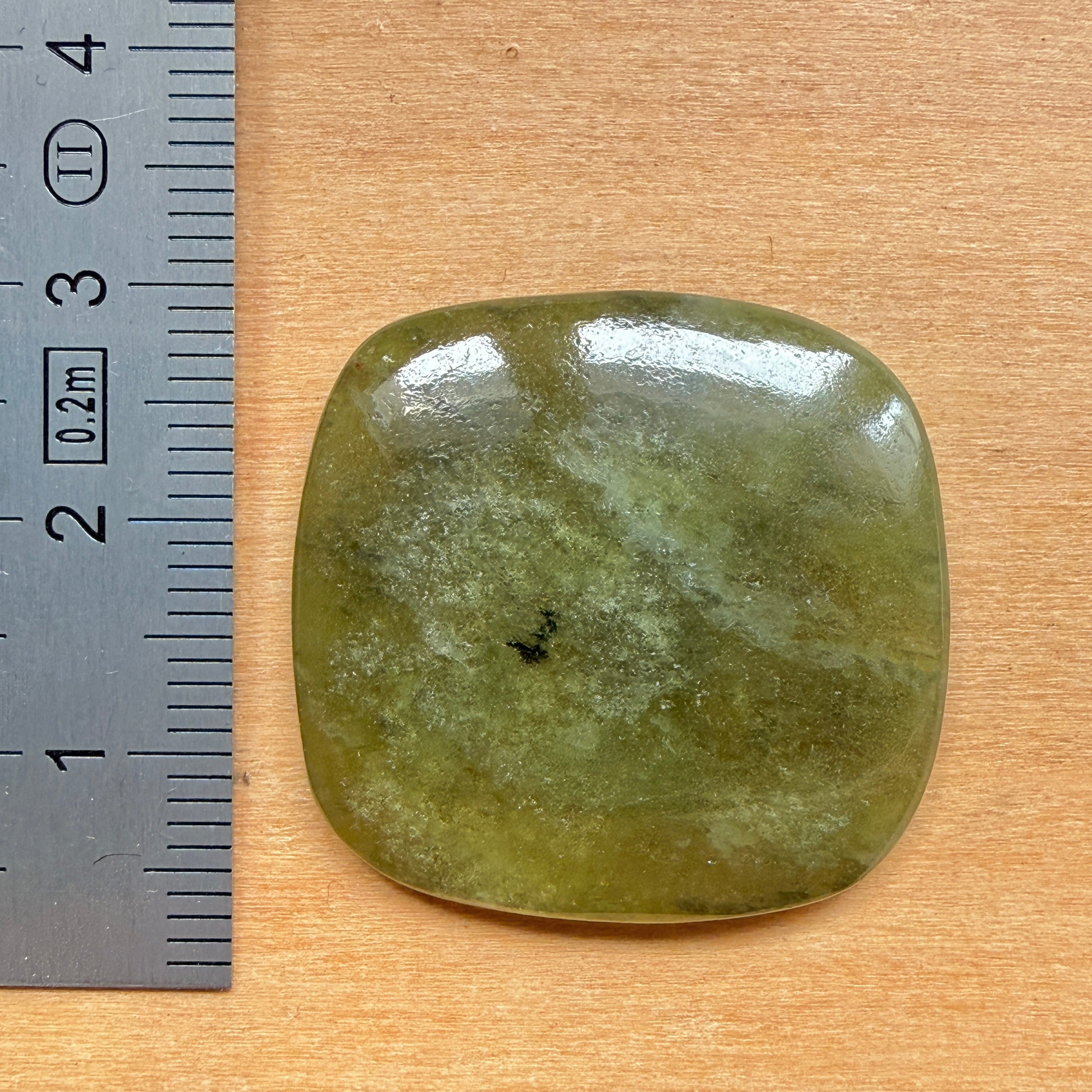 Cabochon Vésuvianite