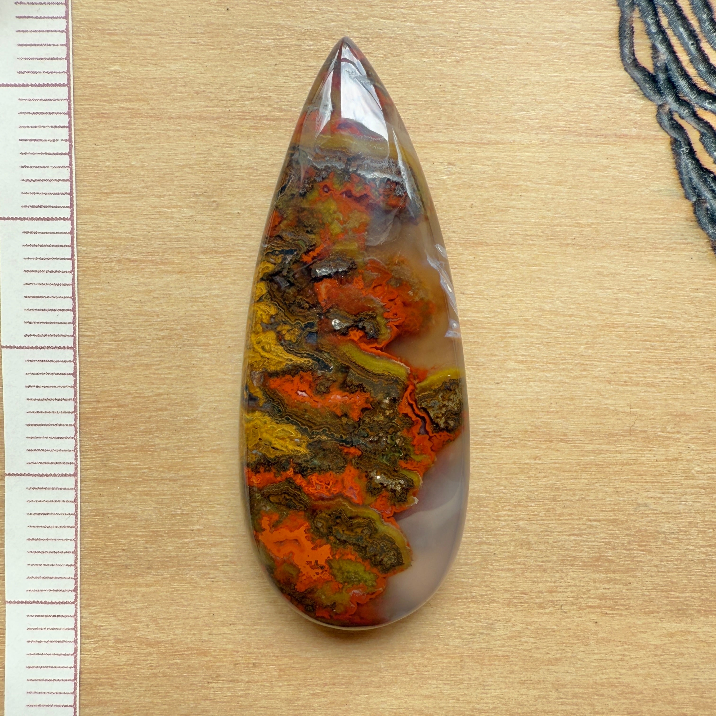 Cabochon Agate Seam