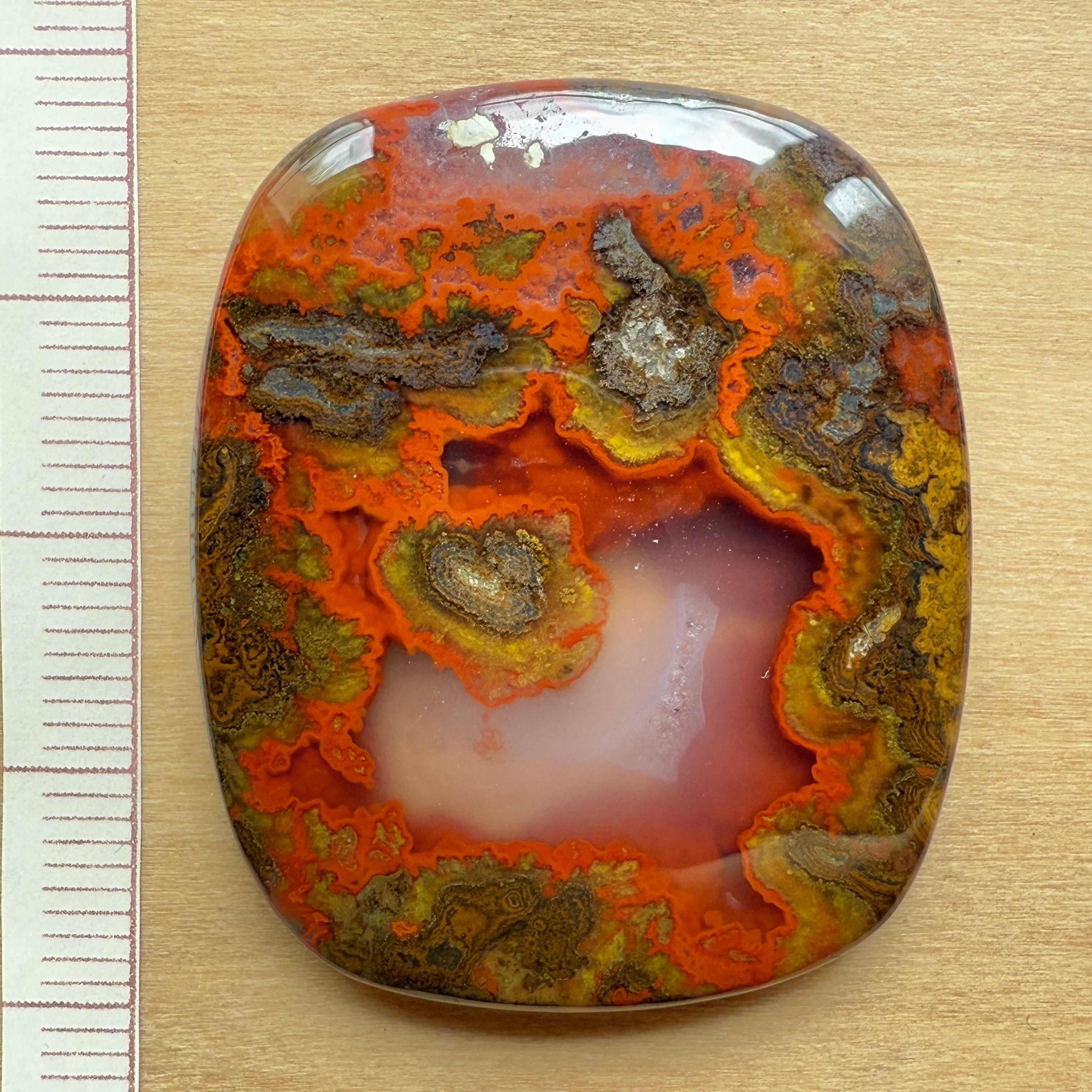 Cabochon Agate Seam