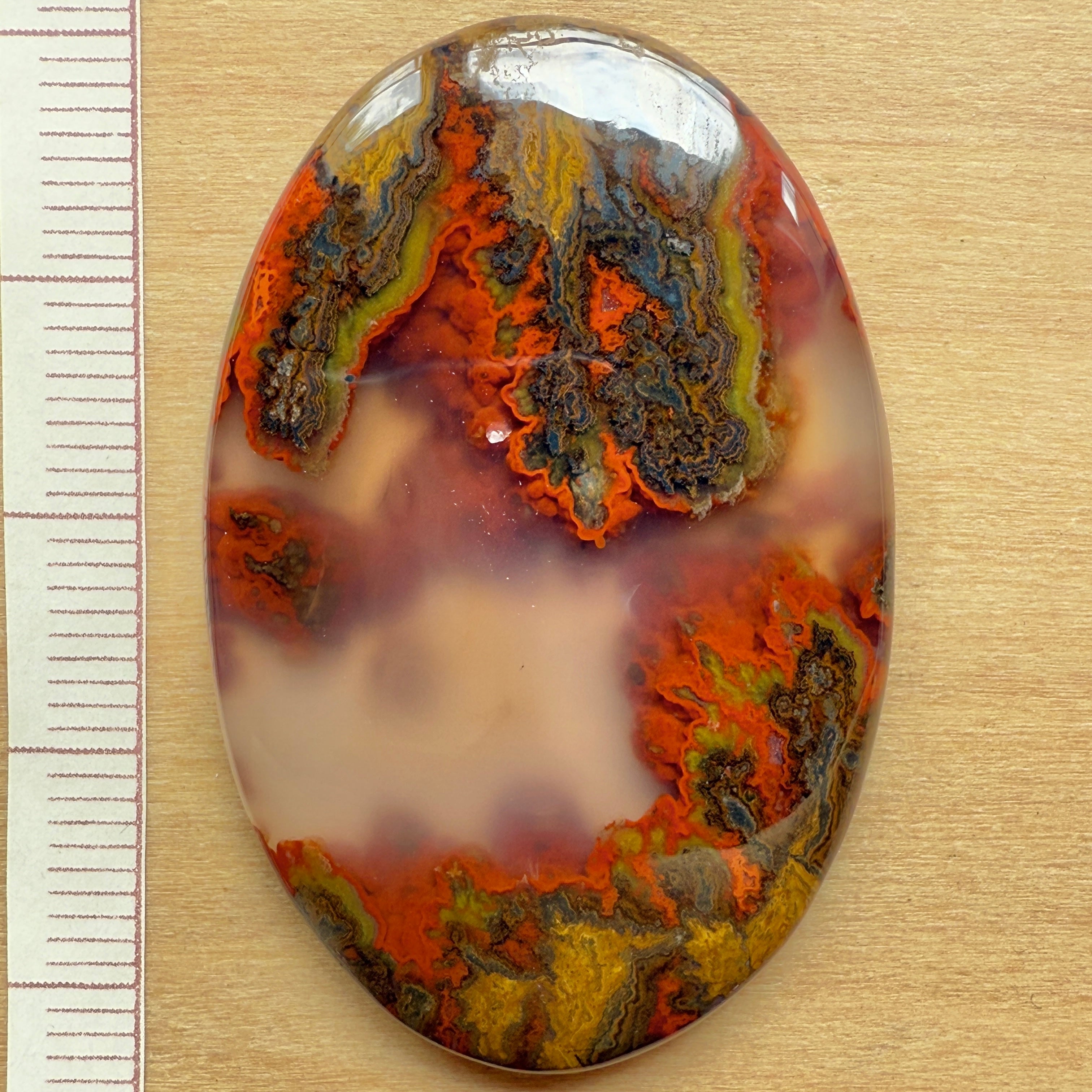 Cabochon Agate Seam