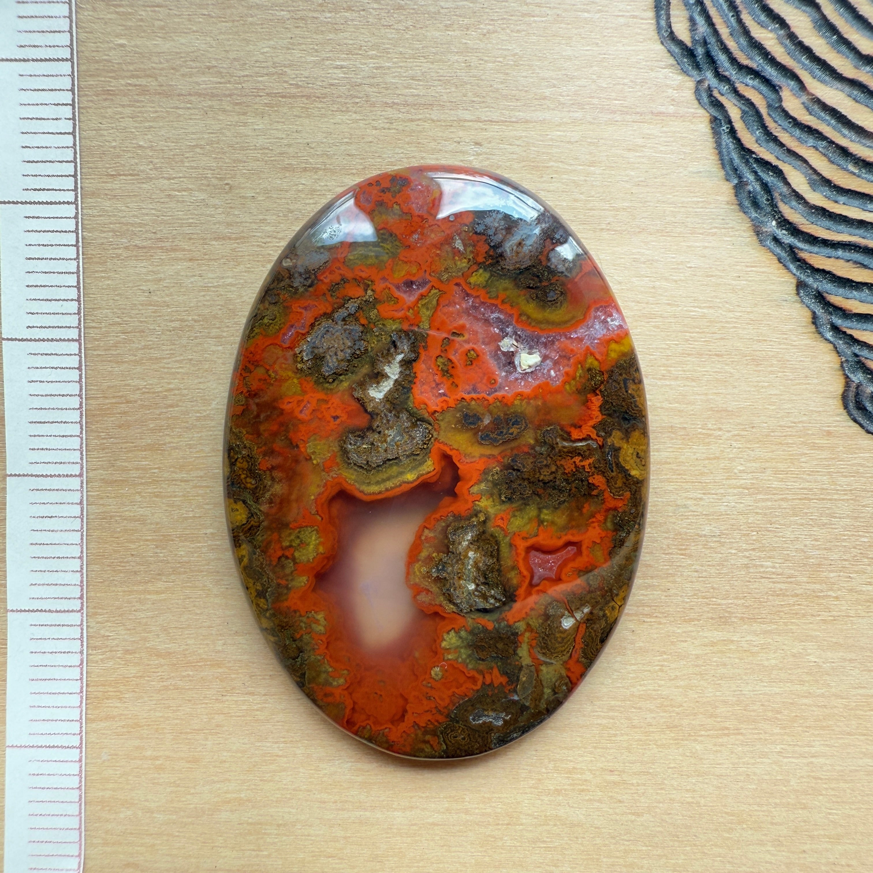 Cabochon Agate Seam