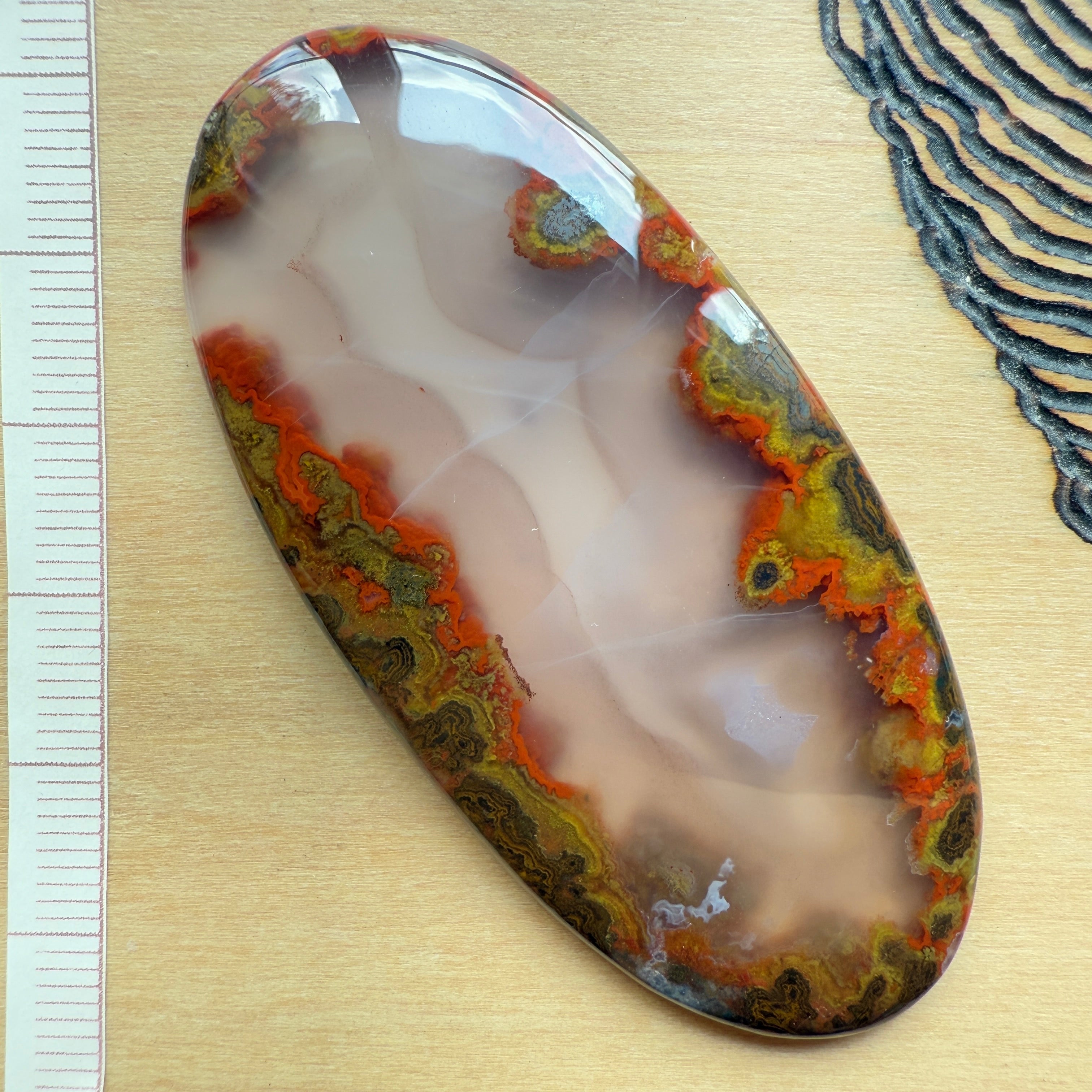 Cabochon Agate Seam