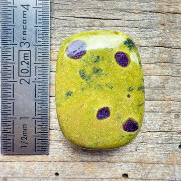 Cabochon Atlantisite