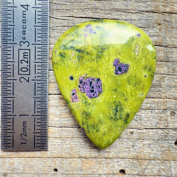 Cabochon Atlantisite