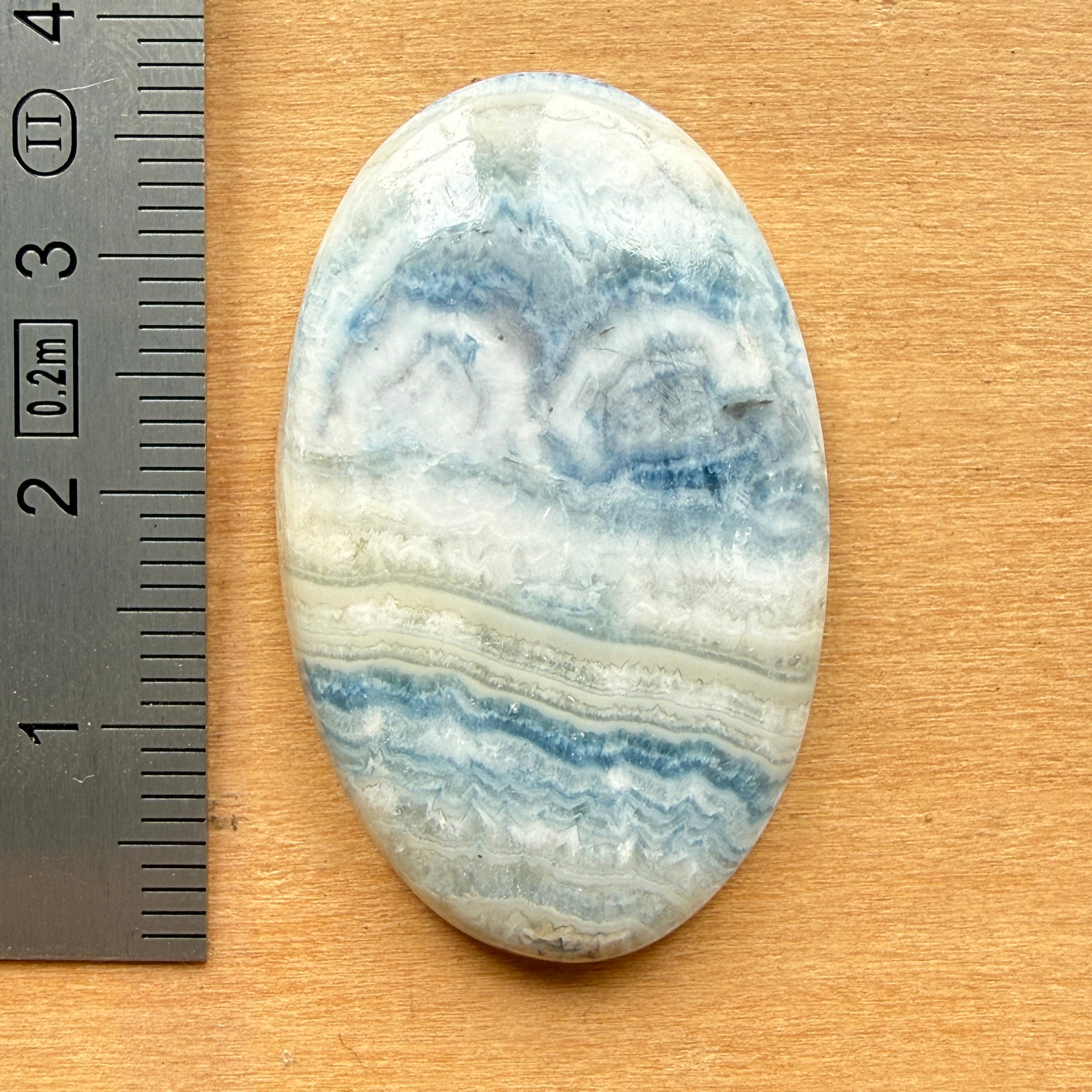 Cabochon Scheelite