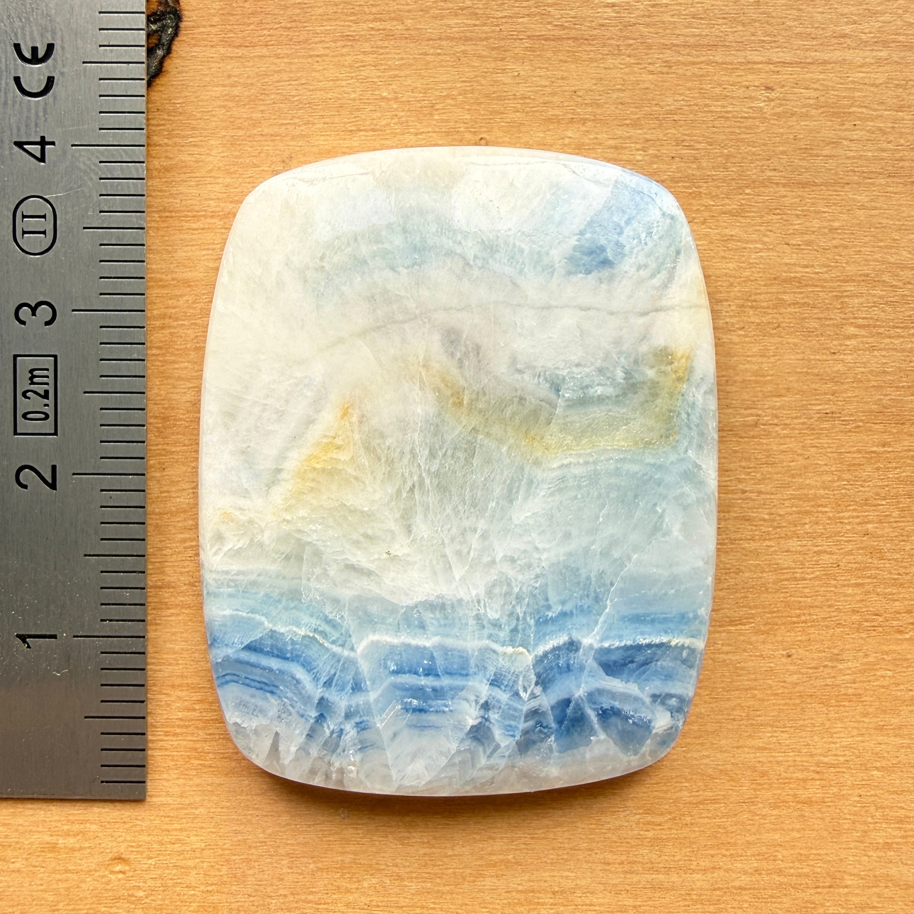 Cabochon Scheelite