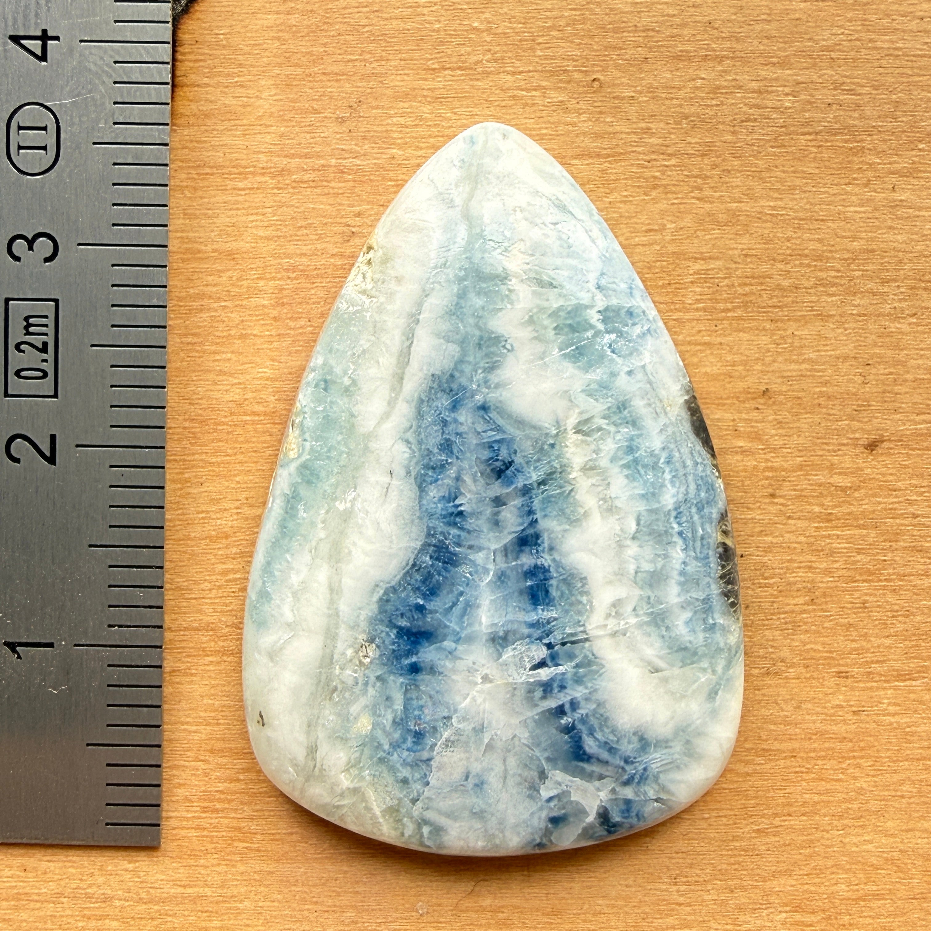 Cabochon Scheelite