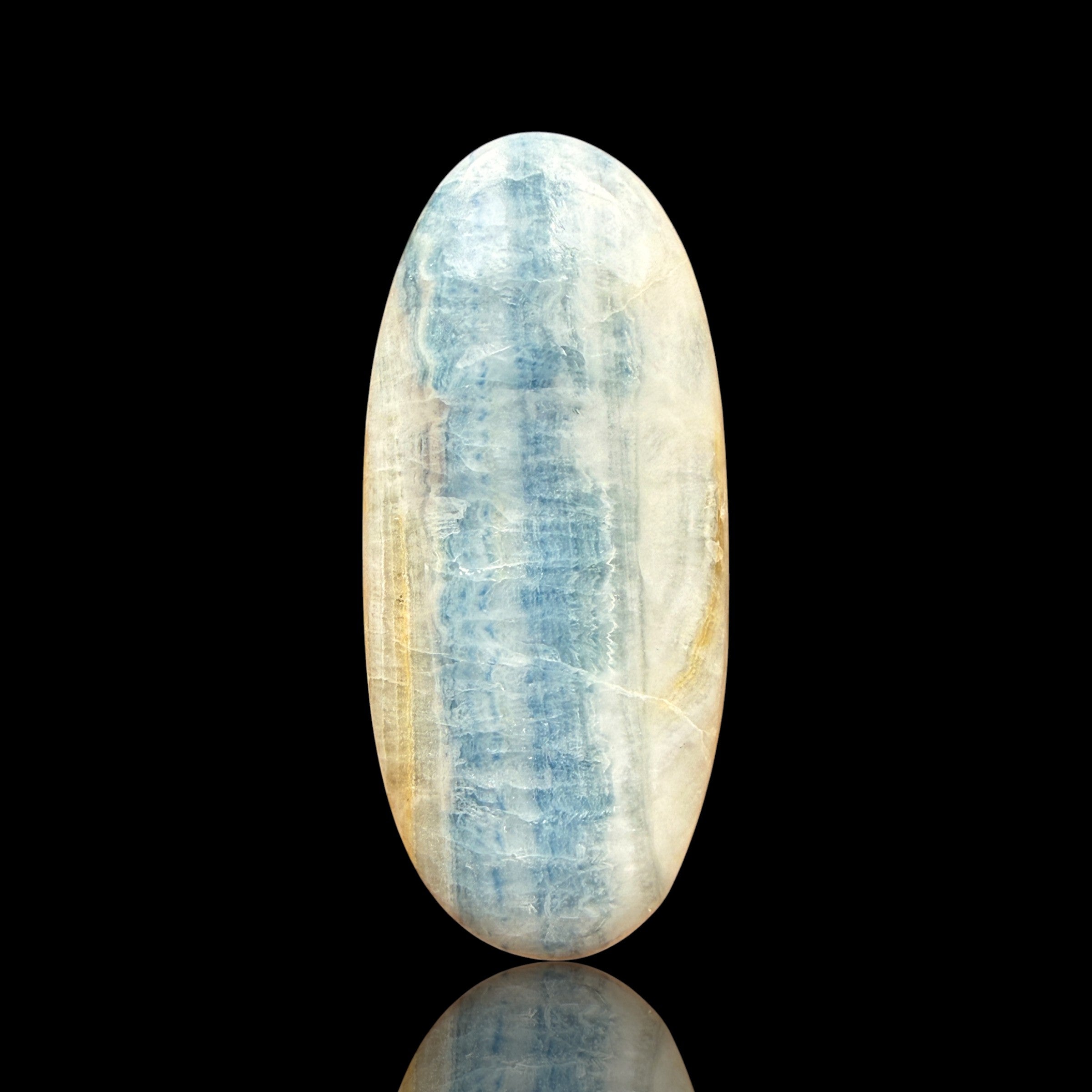 Cabochon Scheelite