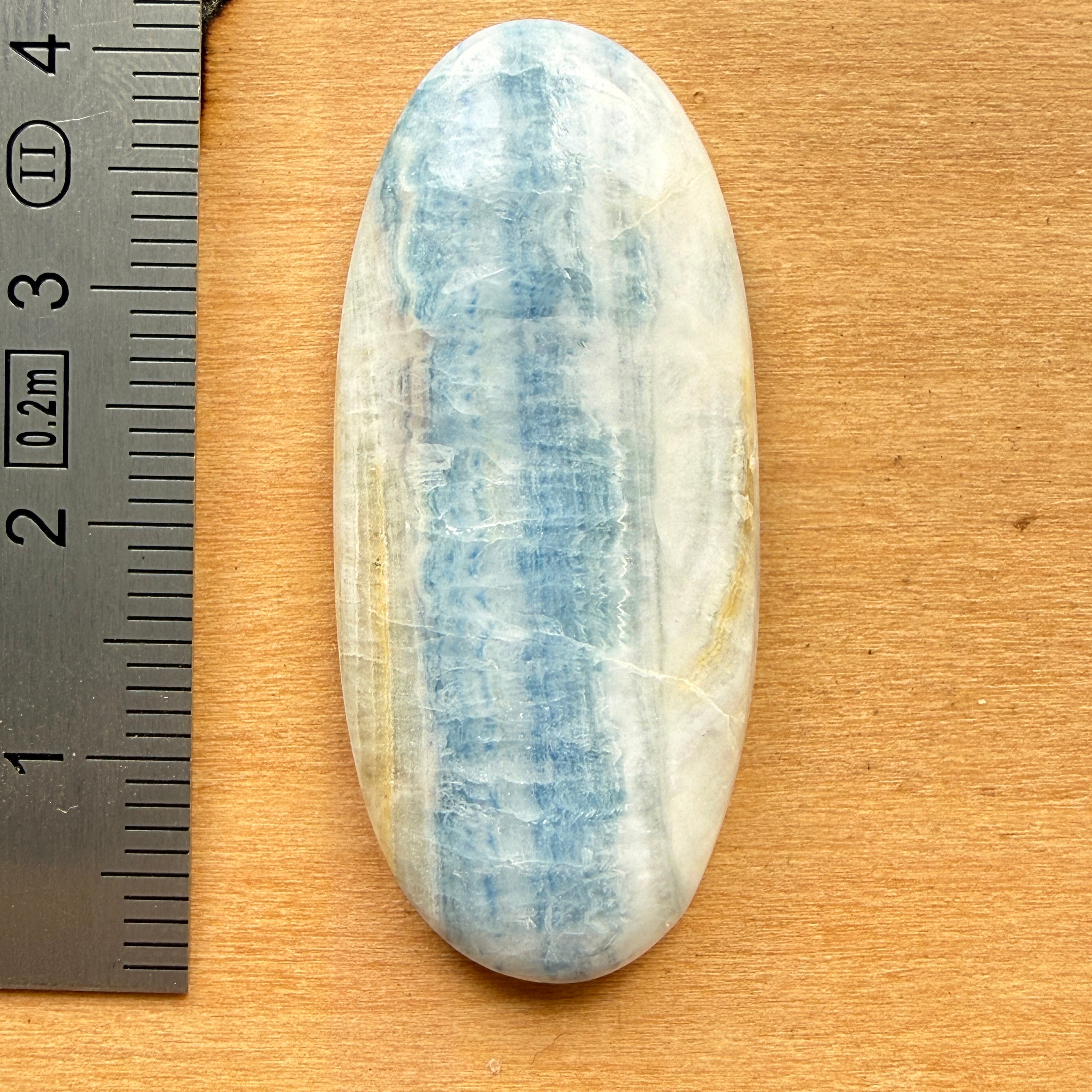 Cabochon Scheelite