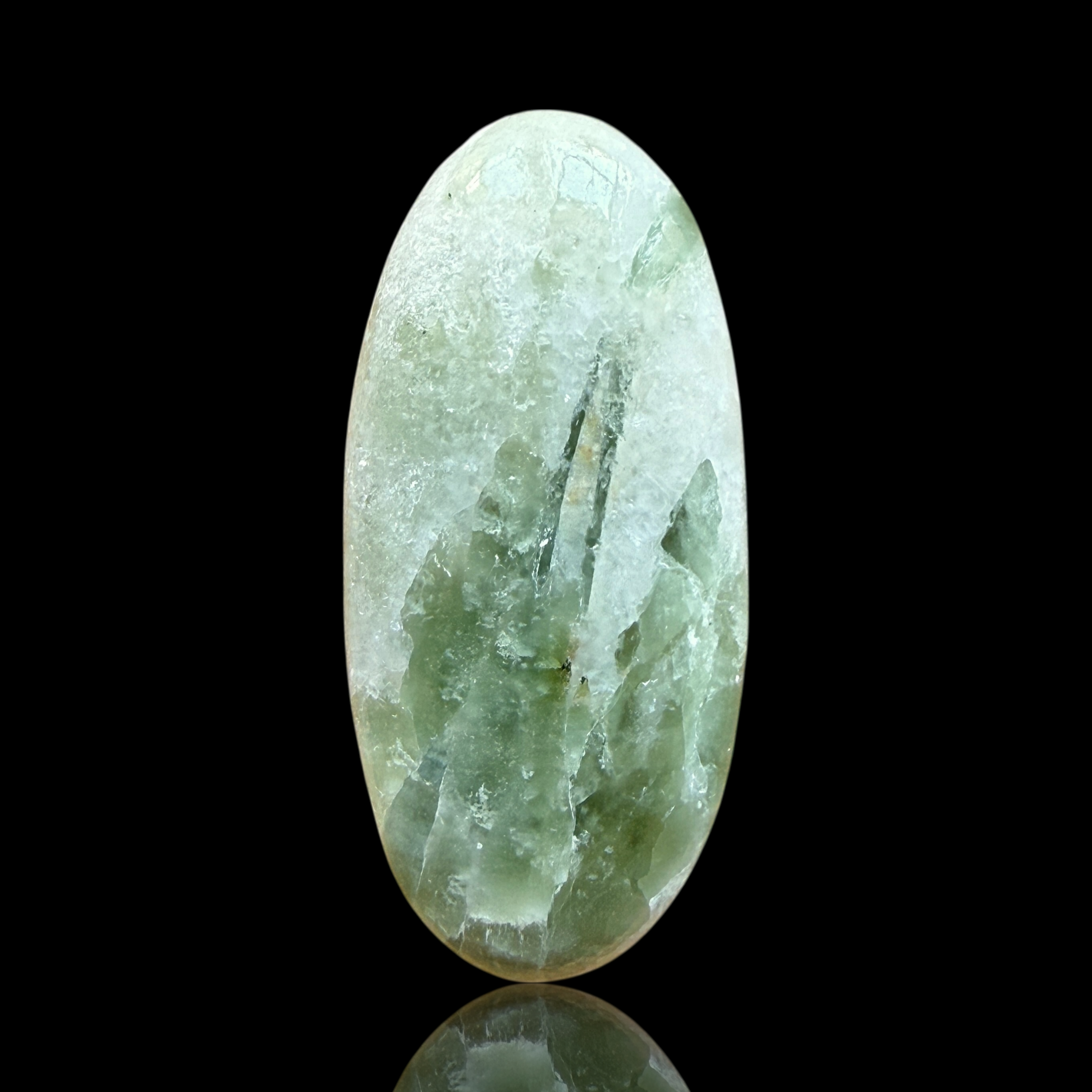 Cabochon Tourmaline Verte sur Quartz