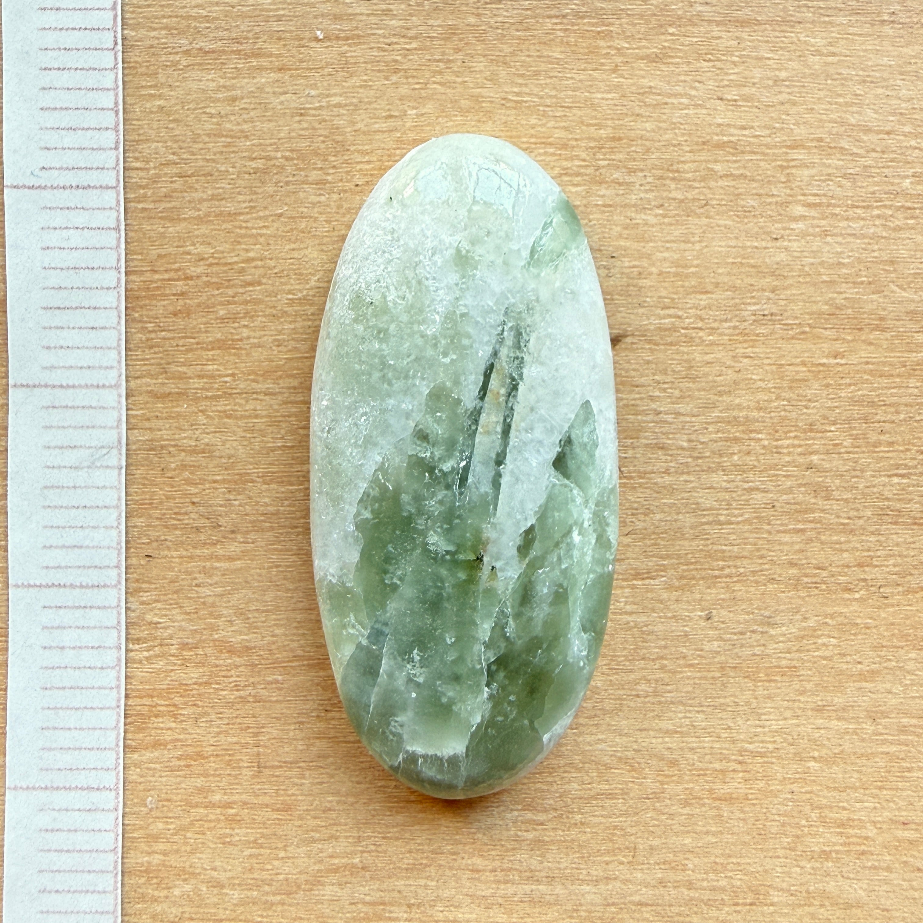 Cabochon Tourmaline Verte sur Quartz