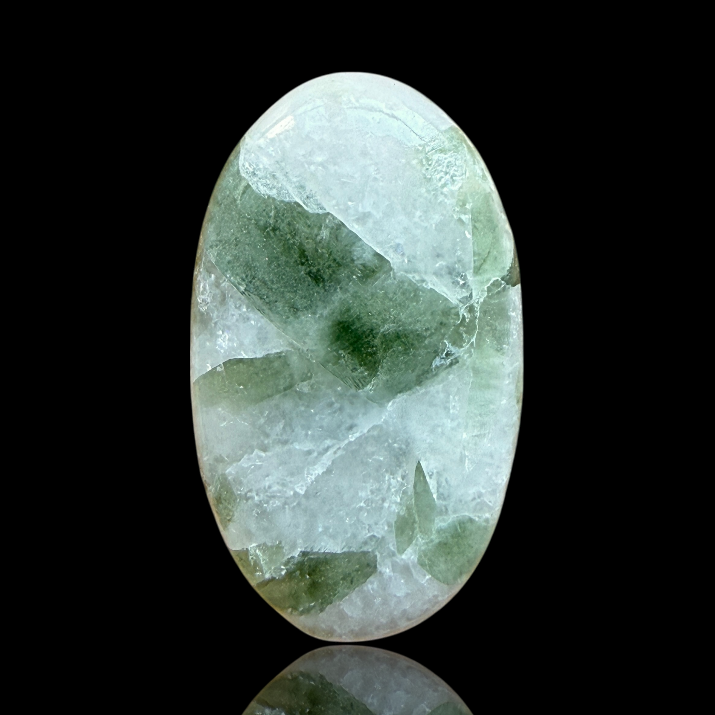 Cabochon Tourmaline Verte sur Quartz