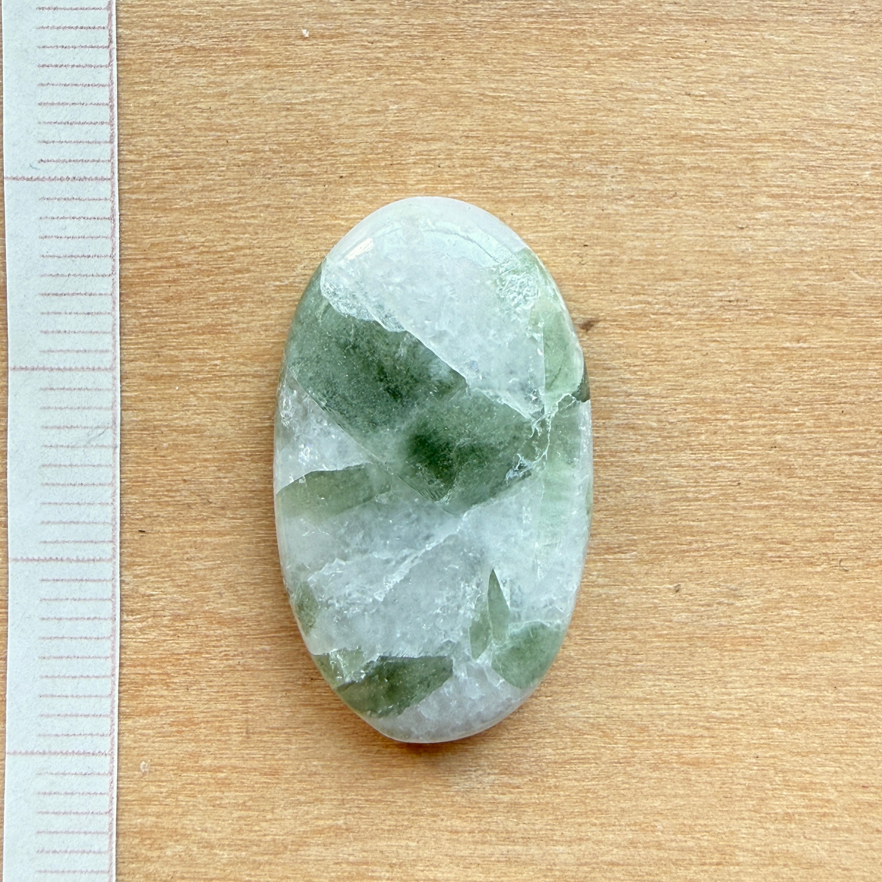 Cabochon Tourmaline Verte sur Quartz
