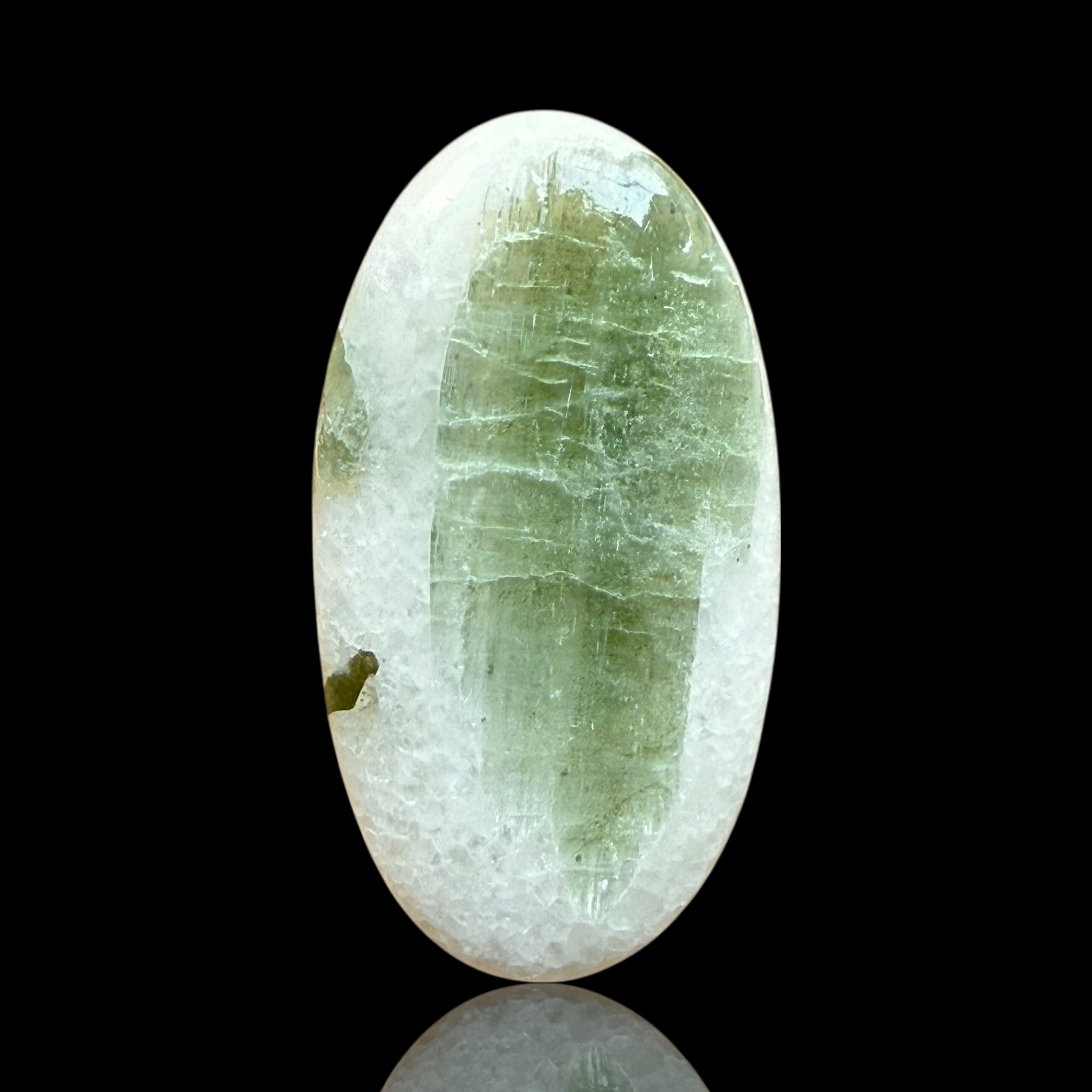 Cabochon Tourmaline Verte sur Quartz