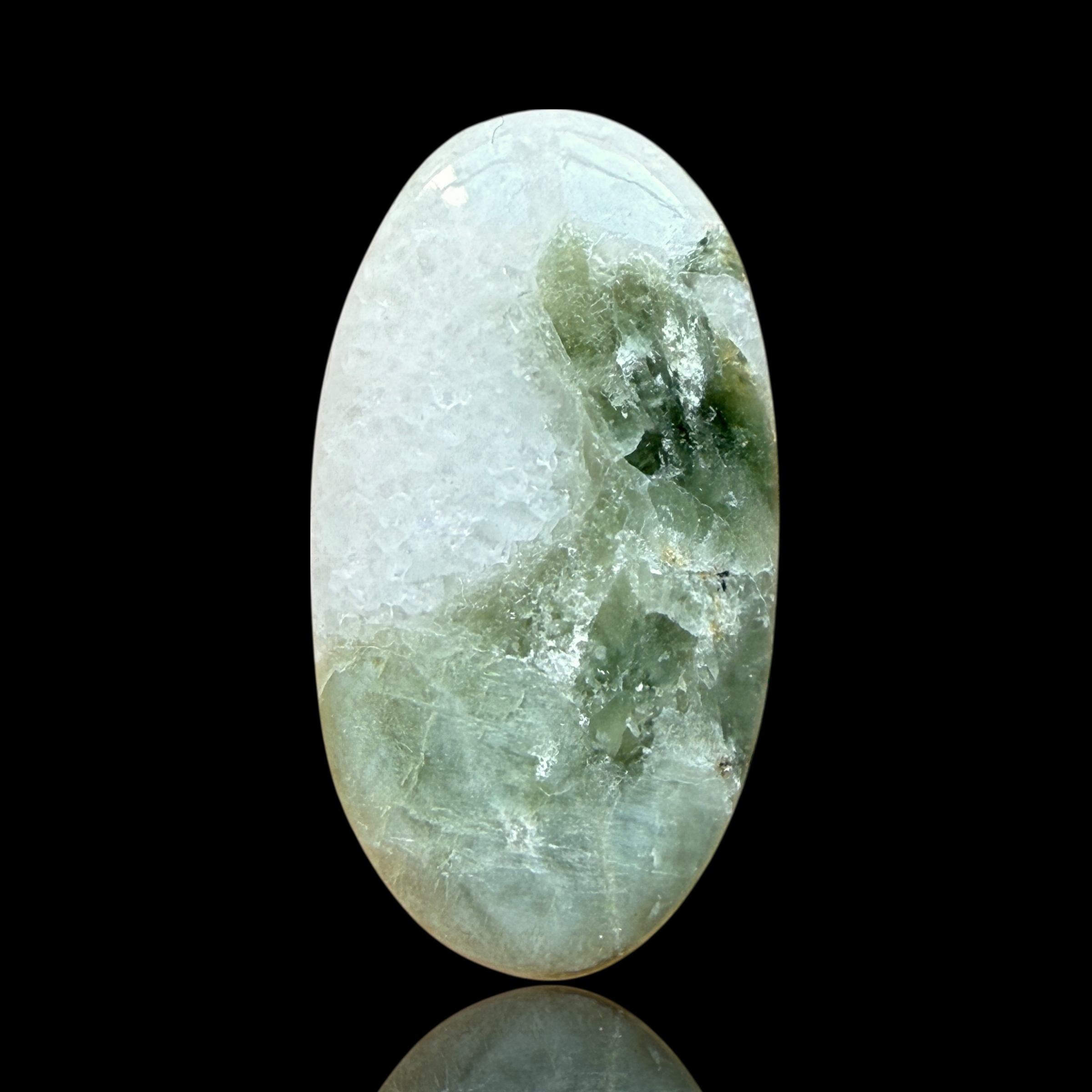 Cabochon Tourmaline Verte sur Quartz