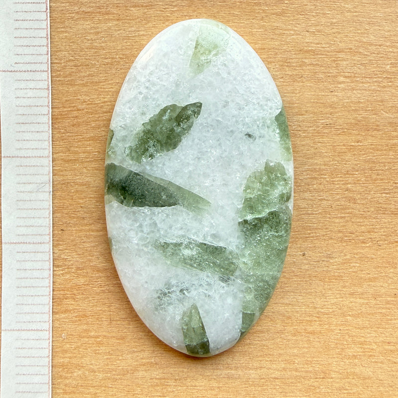Cabochon Tourmaline Verte sur Quartz
