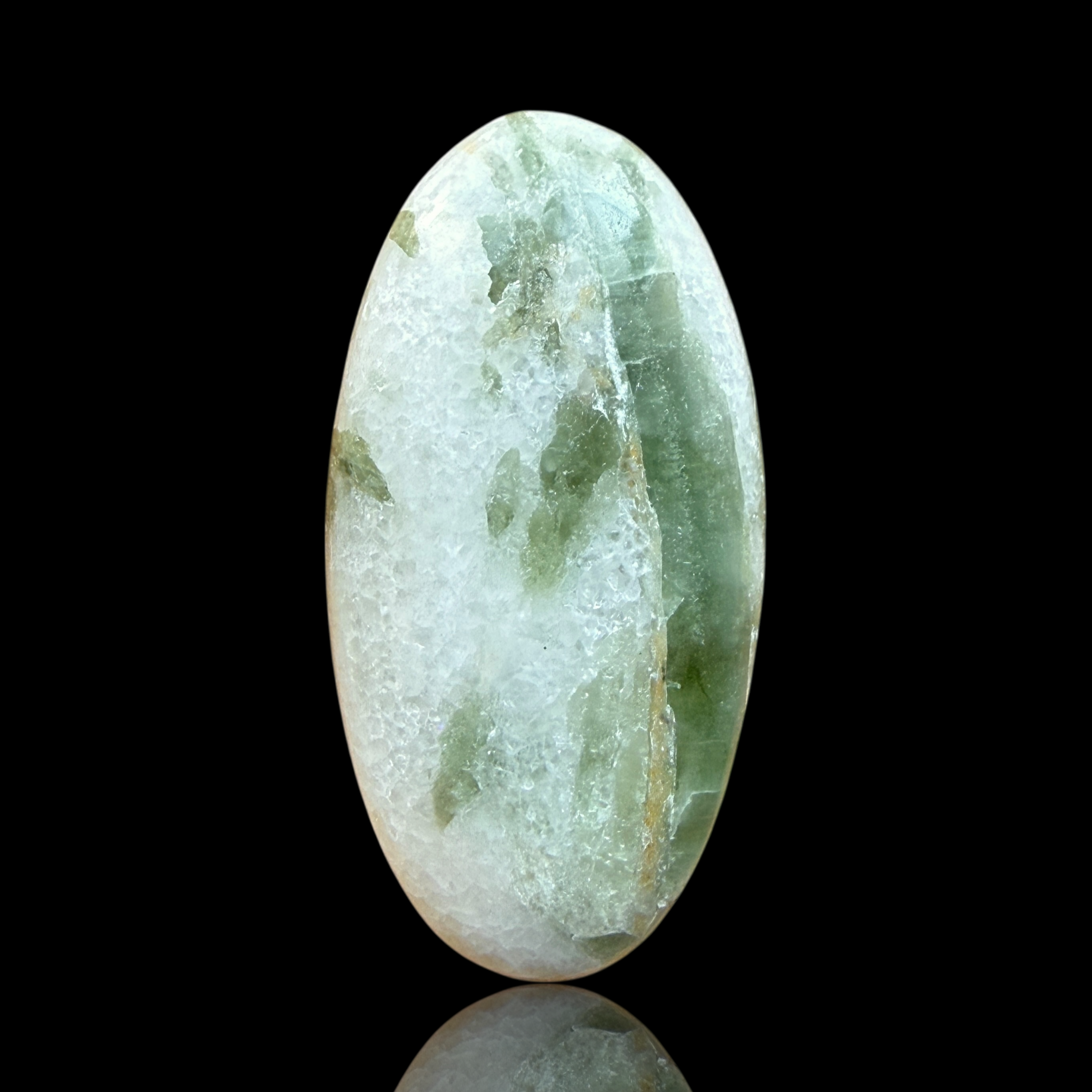 Cabochon Tourmaline Verte sur Quartz