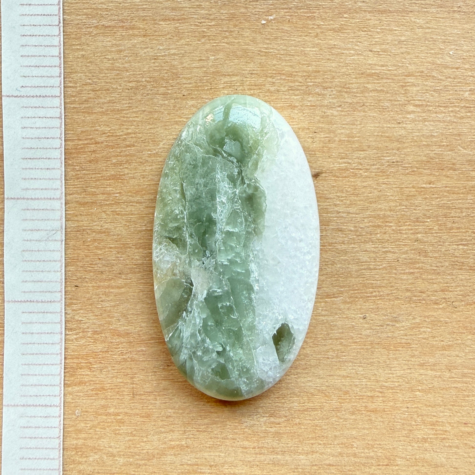 Cabochon Tourmaline Verte sur Quartz