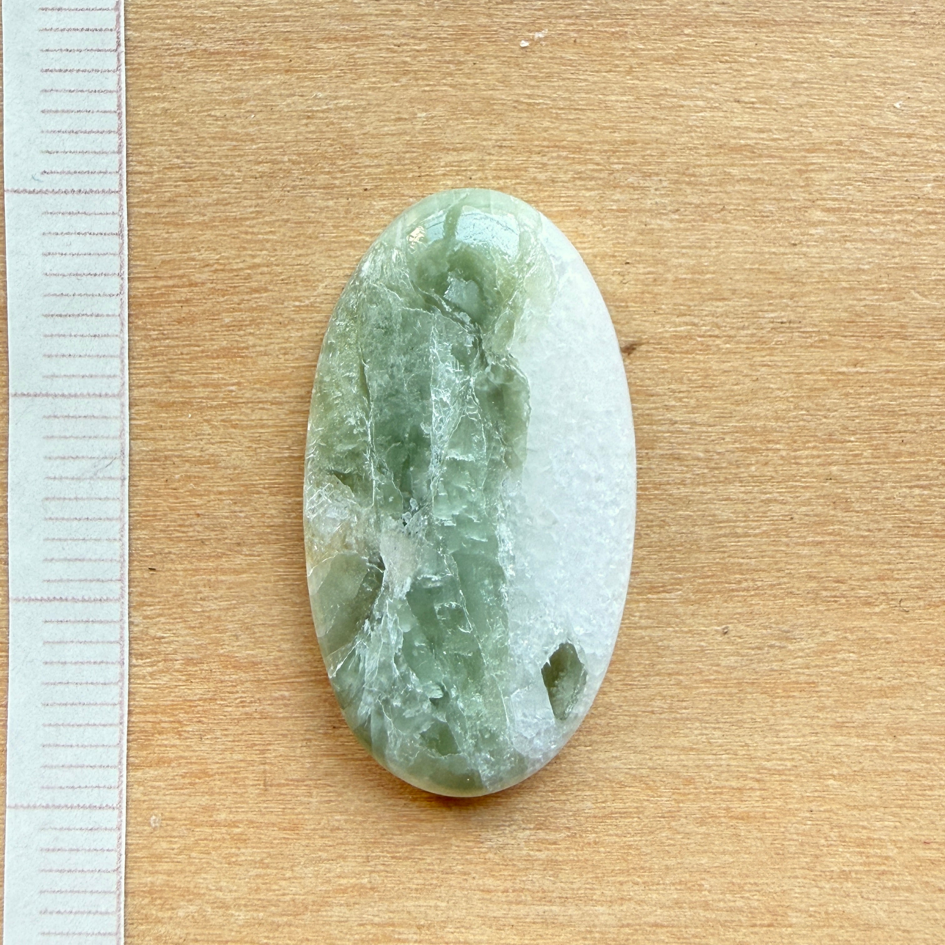 Cabochon Tourmaline Verte sur Quartz