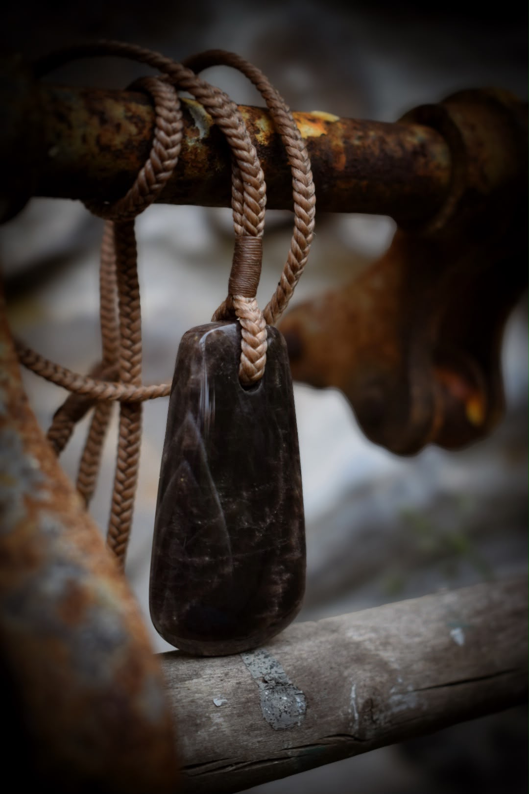 Pendentif Pierre de Lune Noire - Madagascar